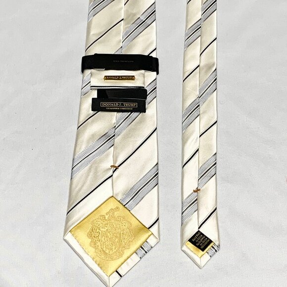 NWT Donald J. Trump Signature Collection Mens Silk Necktie Striped White Silver - Picture 7 of 9